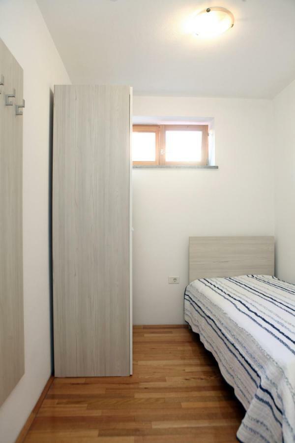 Peaceful Apartment Ankaran Sp Екстериор снимка