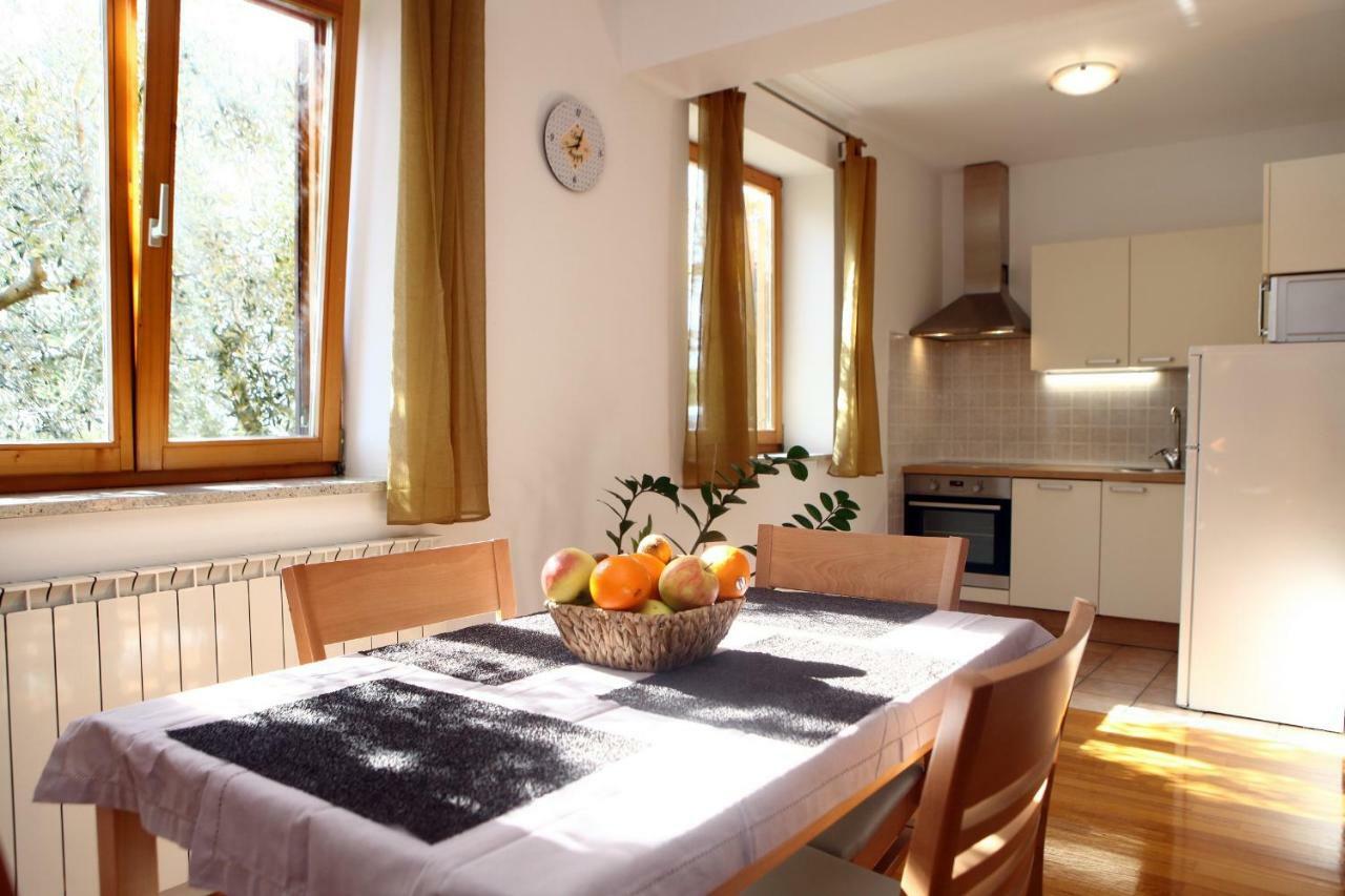 Peaceful Apartment Ankaran Sp Екстериор снимка